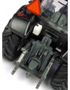 Universal Hobbies 4211 - Valtra Small N103 - Helder Rood 1:32 -Miniatuur Speelgoed Winkel universal hobbies universal hobbies 4211 valtra sm 4