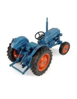 Universal Hobbies 6272 - Ford Dexta 1:32 -Miniatuur Speelgoed Winkel universal hobbies universal hobbies 6272 ford dext 2